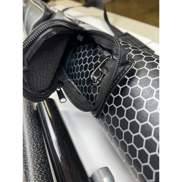 Athena ATH13 Pool Cue Set w/ Scorpion Case, Gloves, Holder & Tip Tool – 58" Cue - Picture 8 of 16